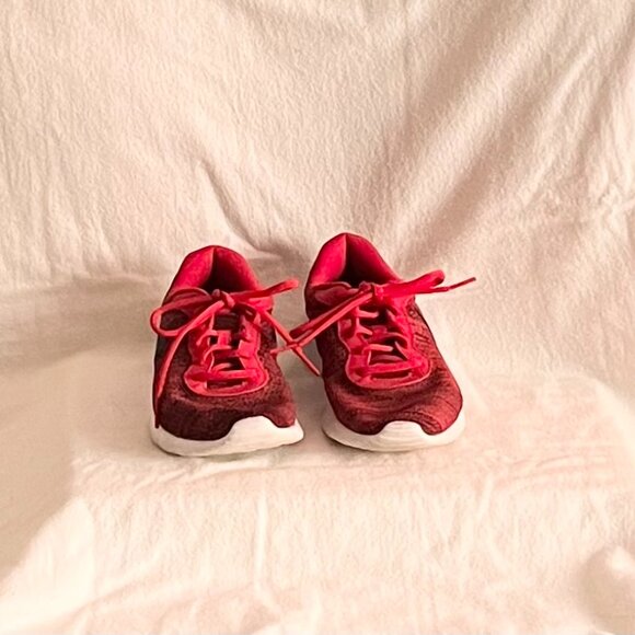 Nike Tanjun University Red/Black Lace-Up Athletic Shoes - Picture 9 of 11